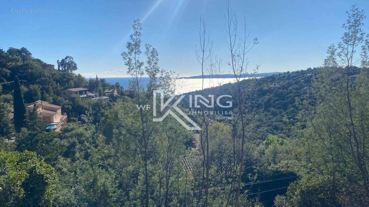 Les issambres , villa à fort potentiel – projet de rénovation avec permis purgé vue mer - photo 2