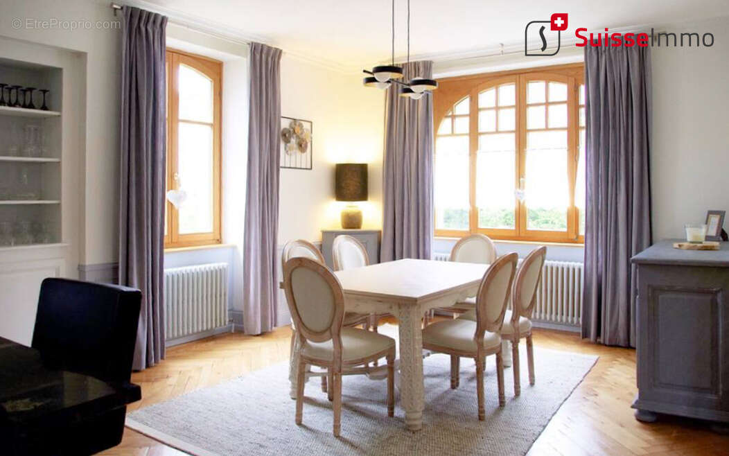 Maison de maître Maiche 10 pièce(s) 250 m2 - photo 5