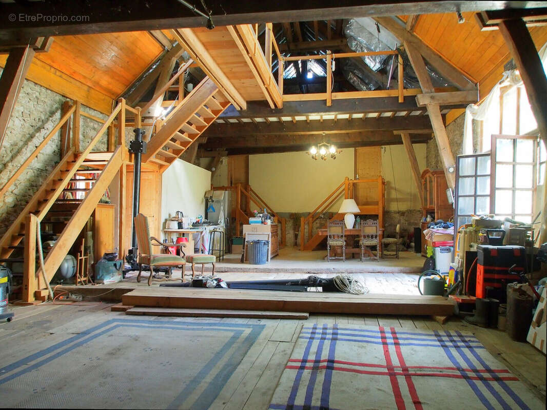 Maison à MONTEL-DE-GELAT