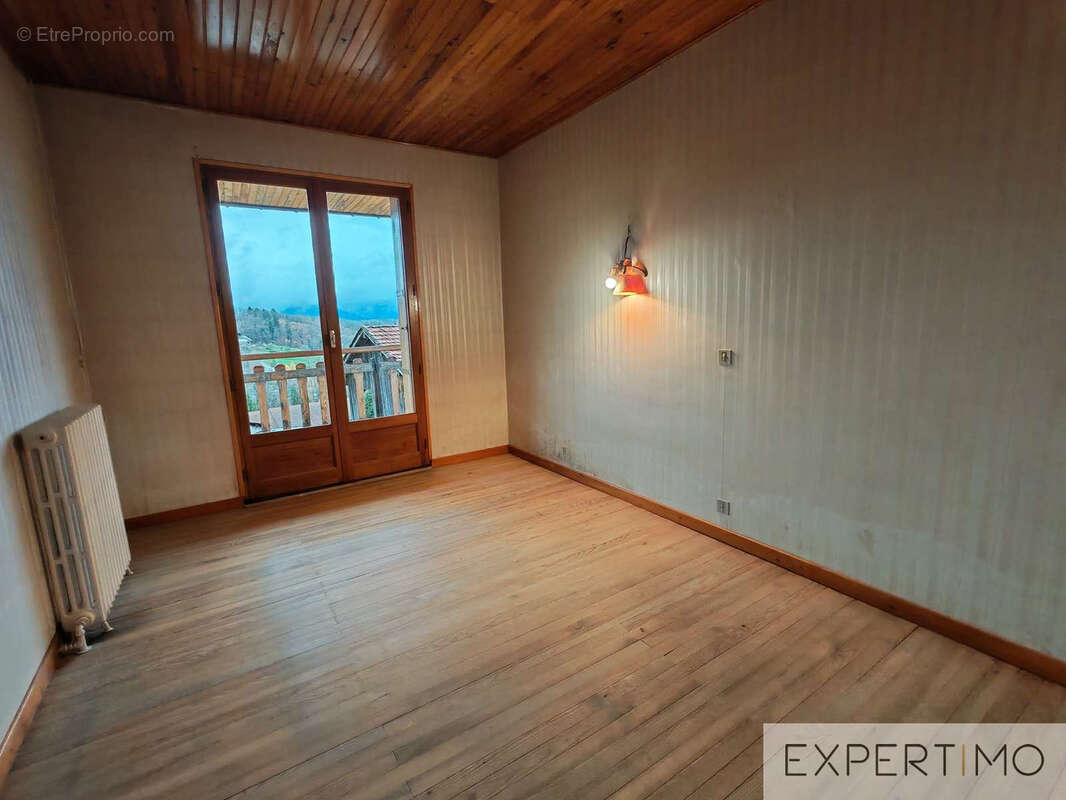 Maison a renover - opportunite rare - grand sous-sol - au calme - vue montagnes - photo 12