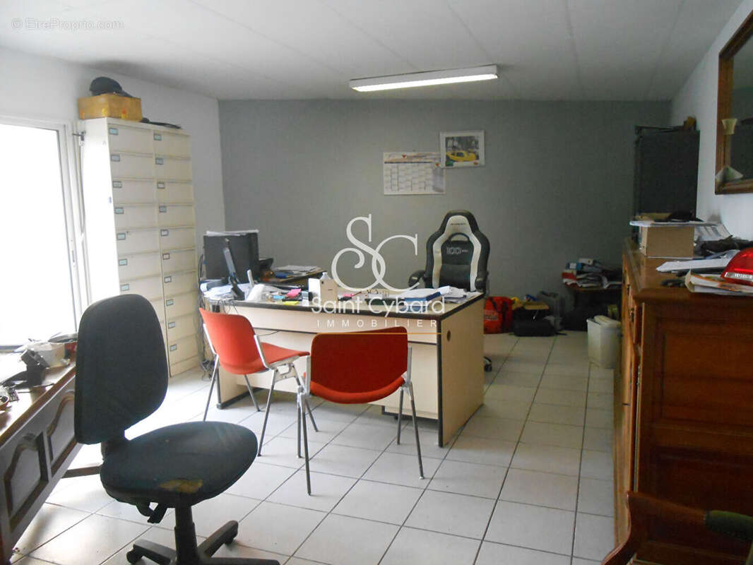 Commerce à GOND-PONTOUVRE