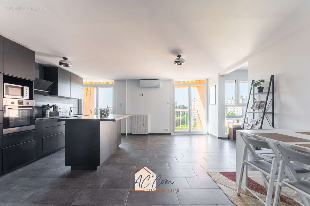 Appartement à MARSEILLE-12E