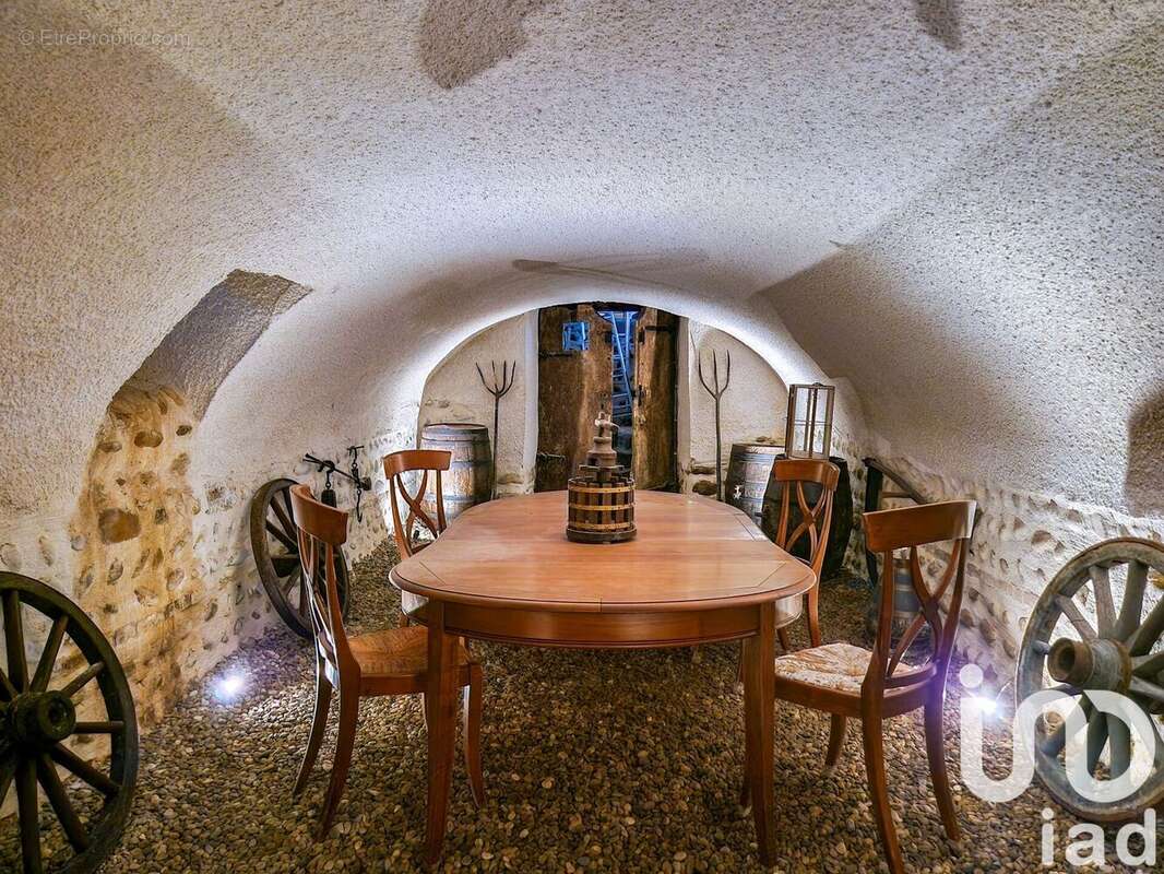 Maison 220 m² à Pommier-De-Beaurepaire  - photo 2