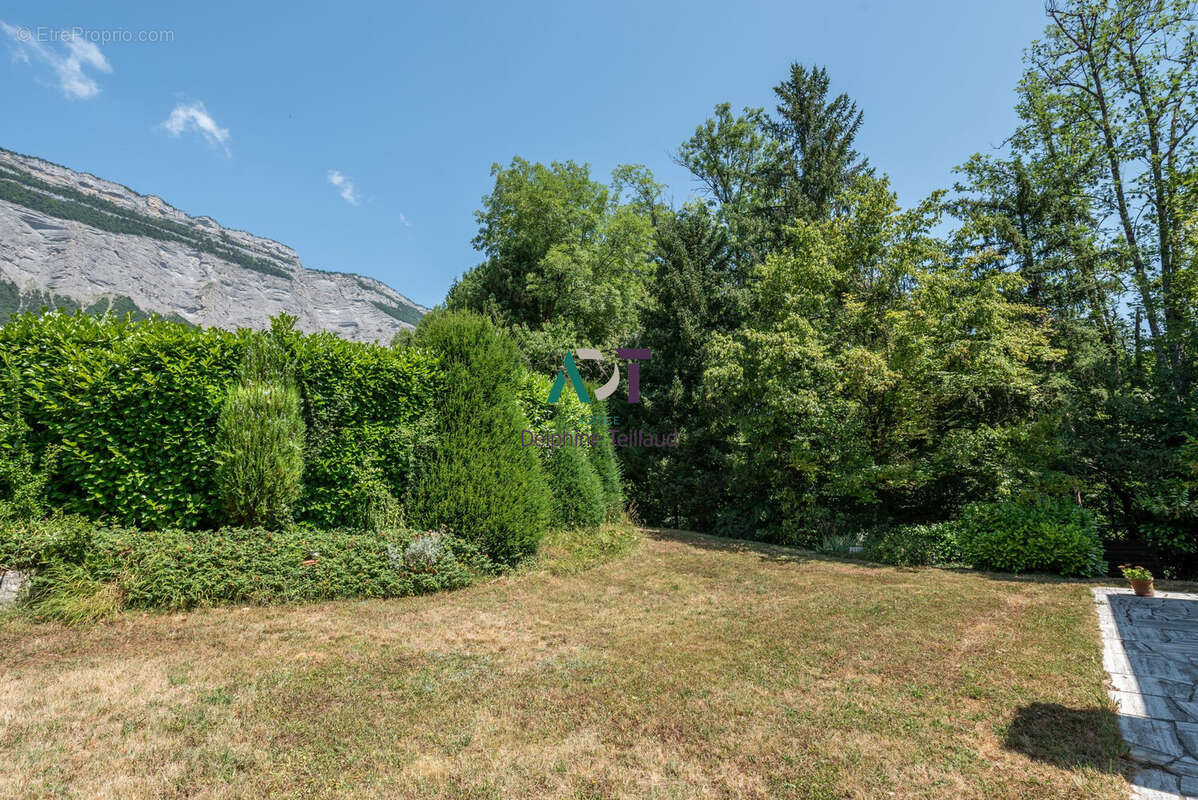 Maison à MEYLAN