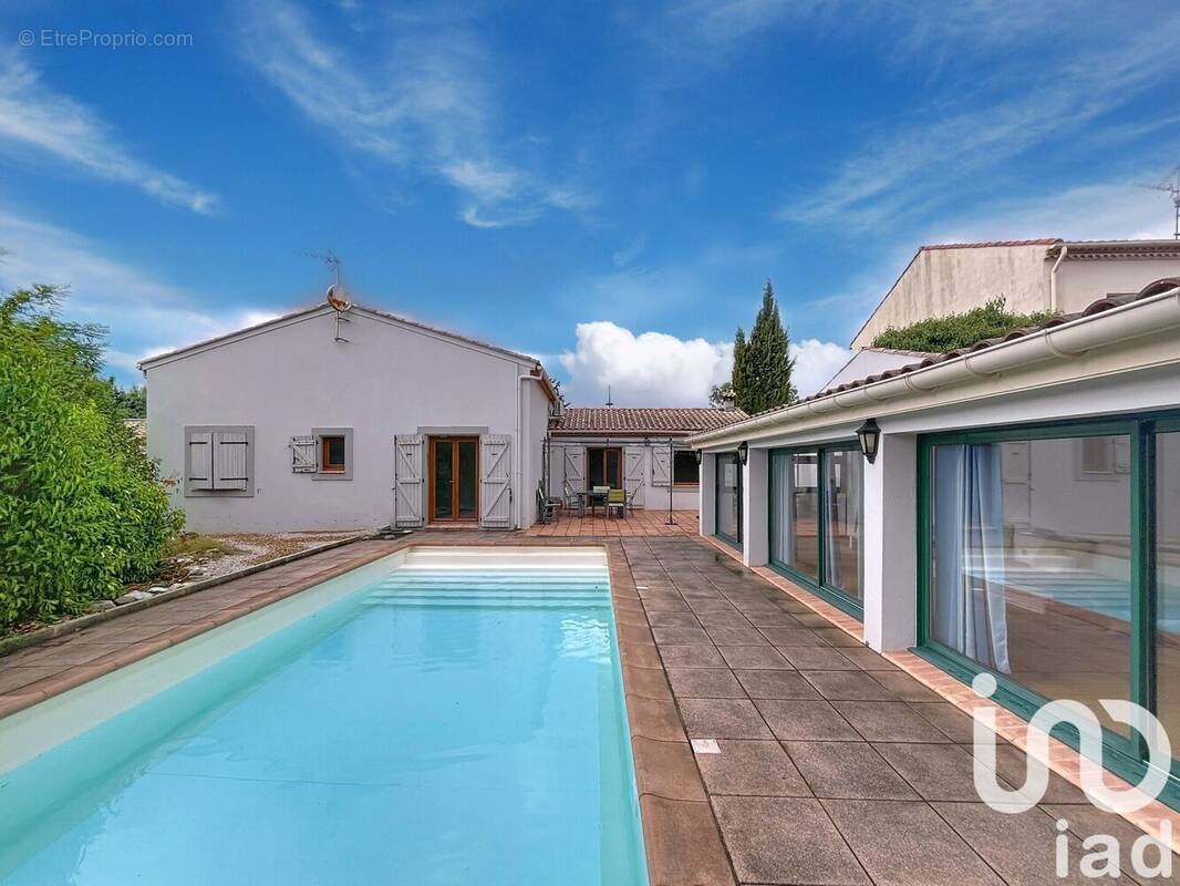 Photo 1 - Maison à PRADES-SUR-VERNAZOBRE