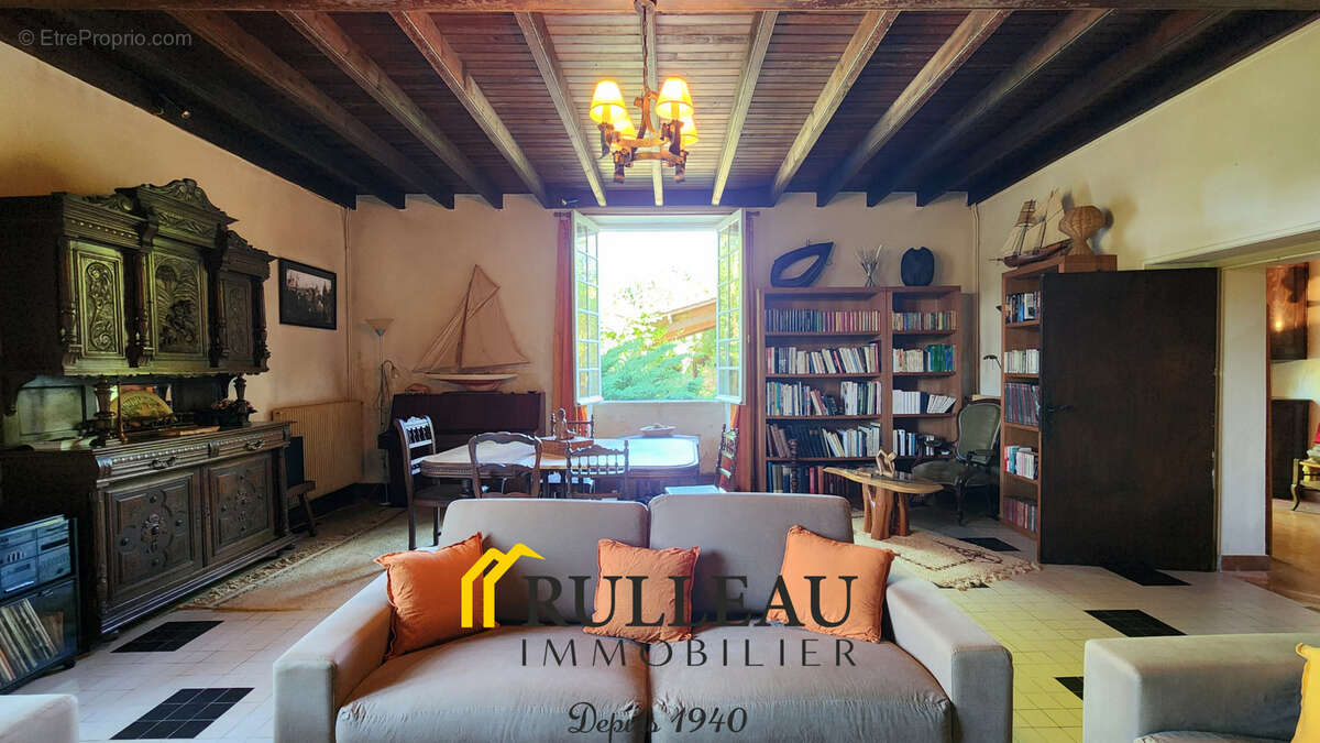 Maison à LA LANDE-DE-FRONSAC