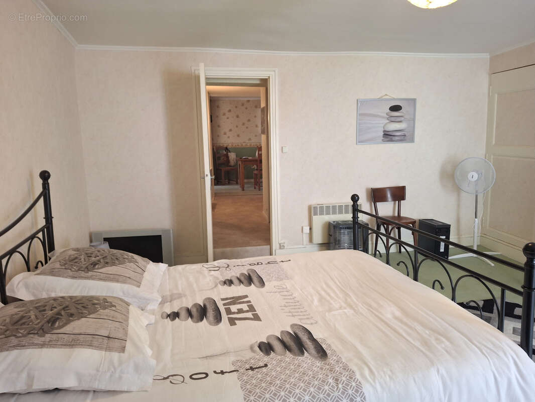 Special investisseur : appartement et garage bourgueil centre avec locataire. - photo 12