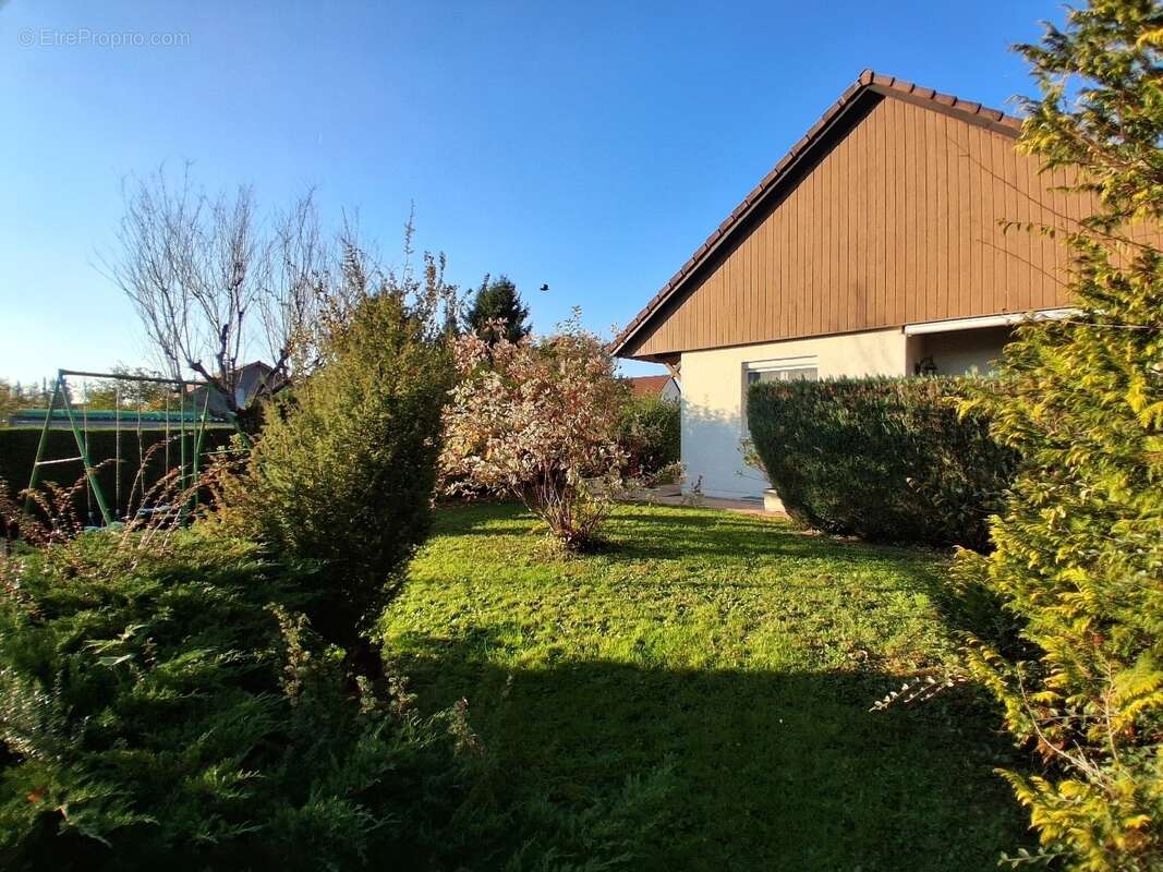 Maison à VIEUX-CHARMONT