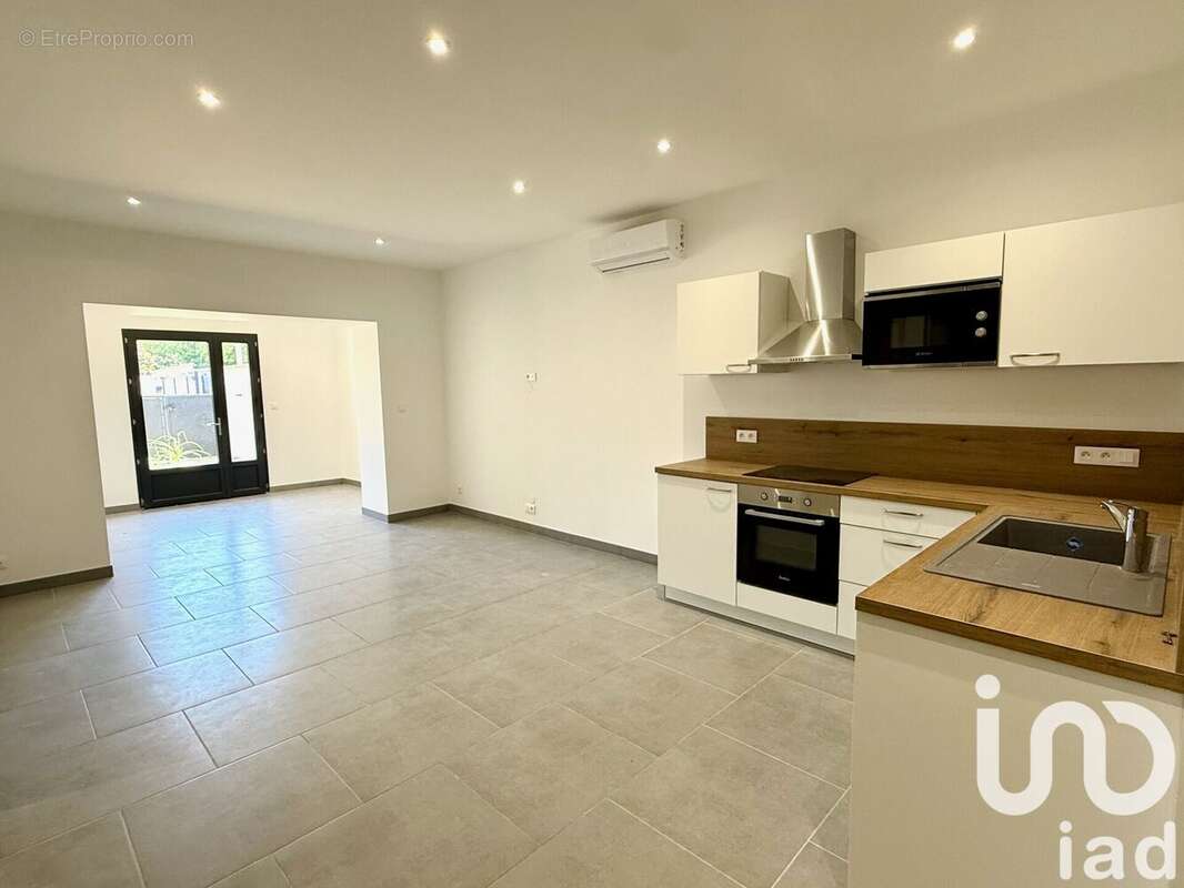 Photo 2 - Appartement à SAINTE-CECILE-LES-VIGNES