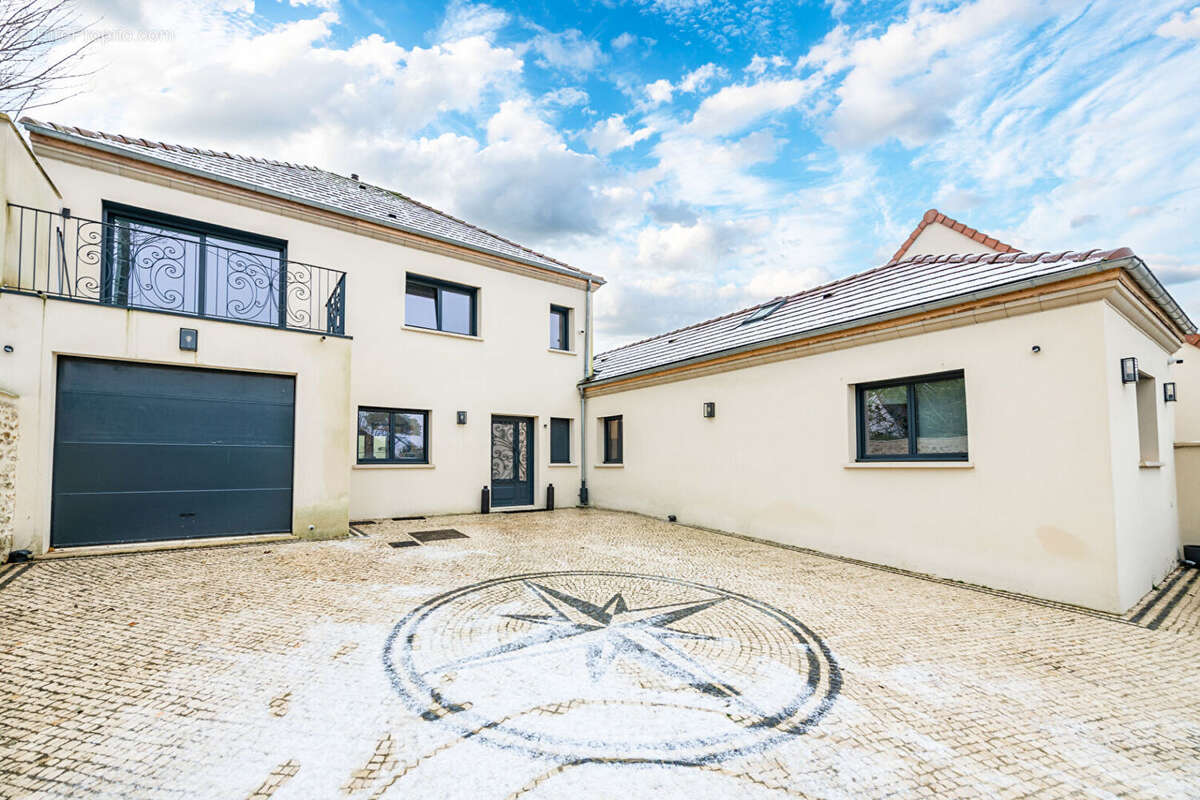 Maison 6 pièces 173m2 sur 608m2 de terrain - photo 3