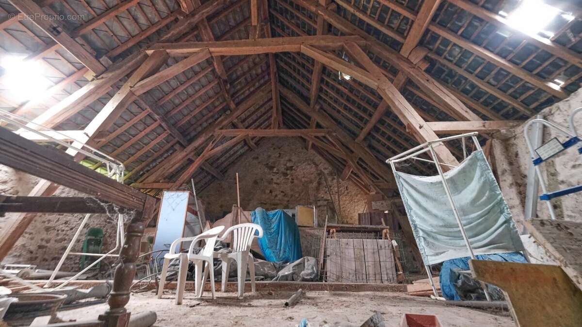 Maison à MONTIGNY-EN-MORVAN