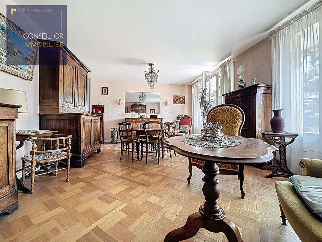 Appartement à SAINT-GENIS-LAVAL