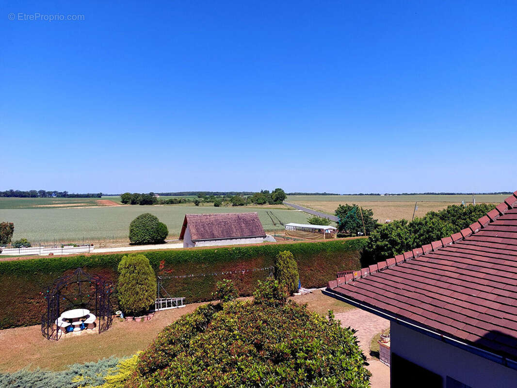 Maison à JUSSY-CHAMPAGNE