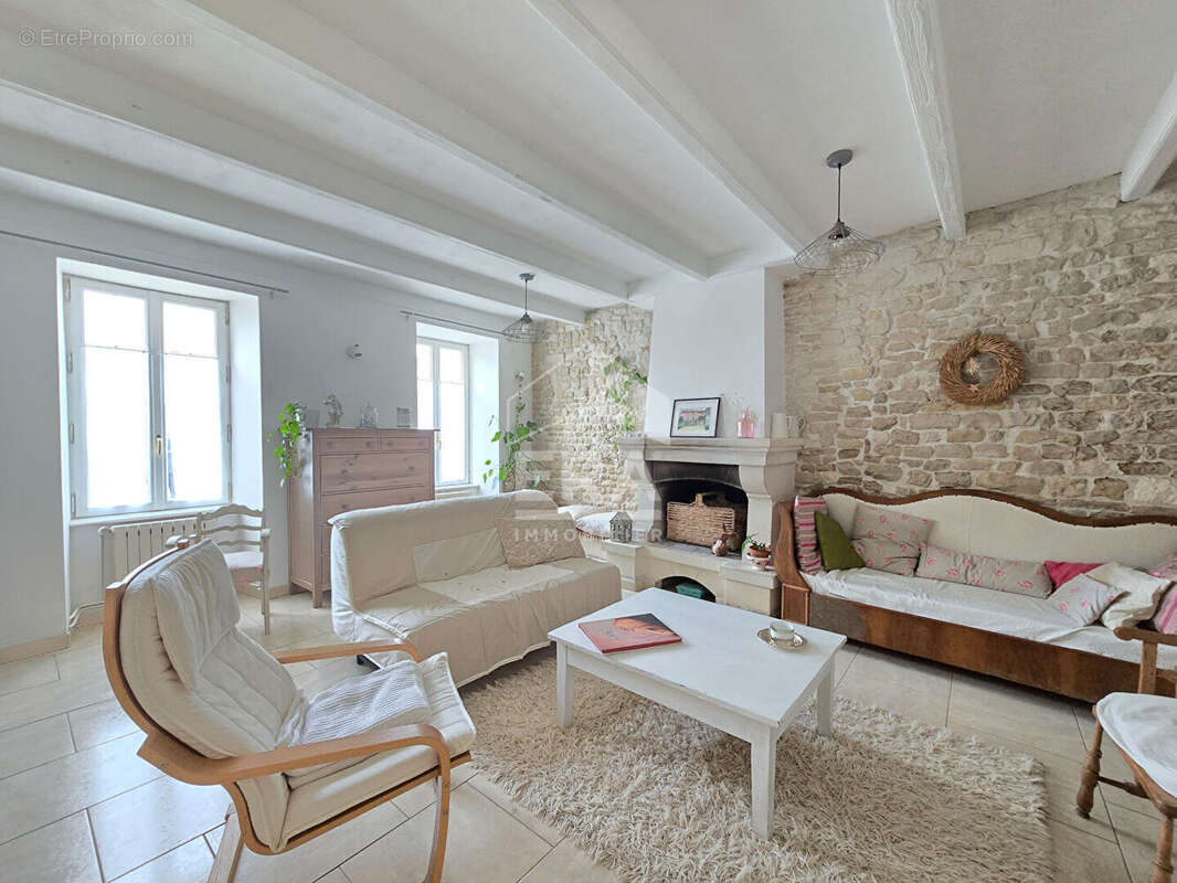 Maison à VERINES