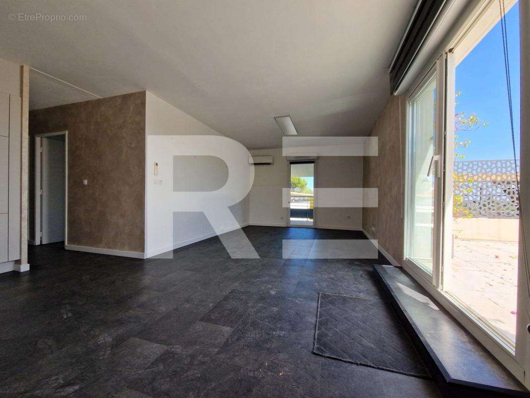 Nimes appartement 69 m² 2 chambres terrasse 42 m² garage - photo 6
