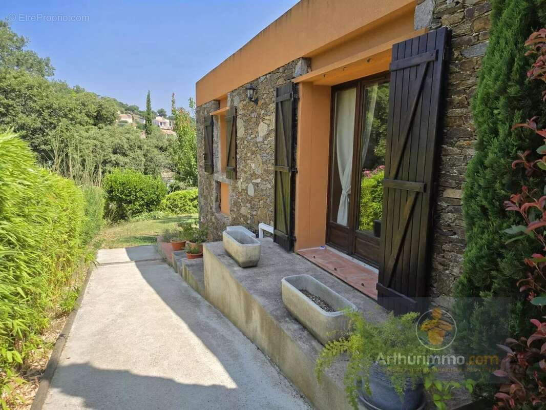 Maison à BORMES-LES-MIMOSAS