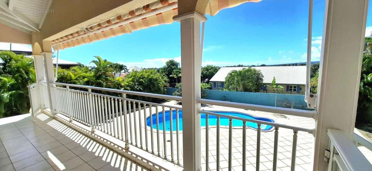 Maison à BAIE-MAHAULT