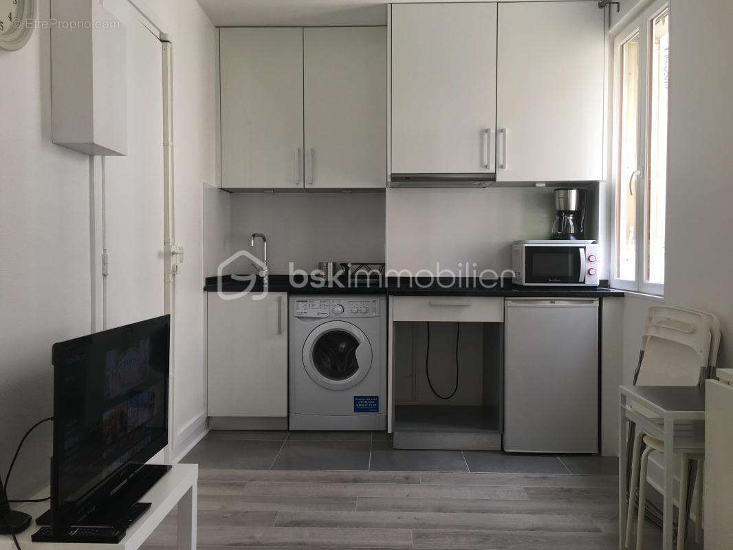 Appartement à PARIS-8E