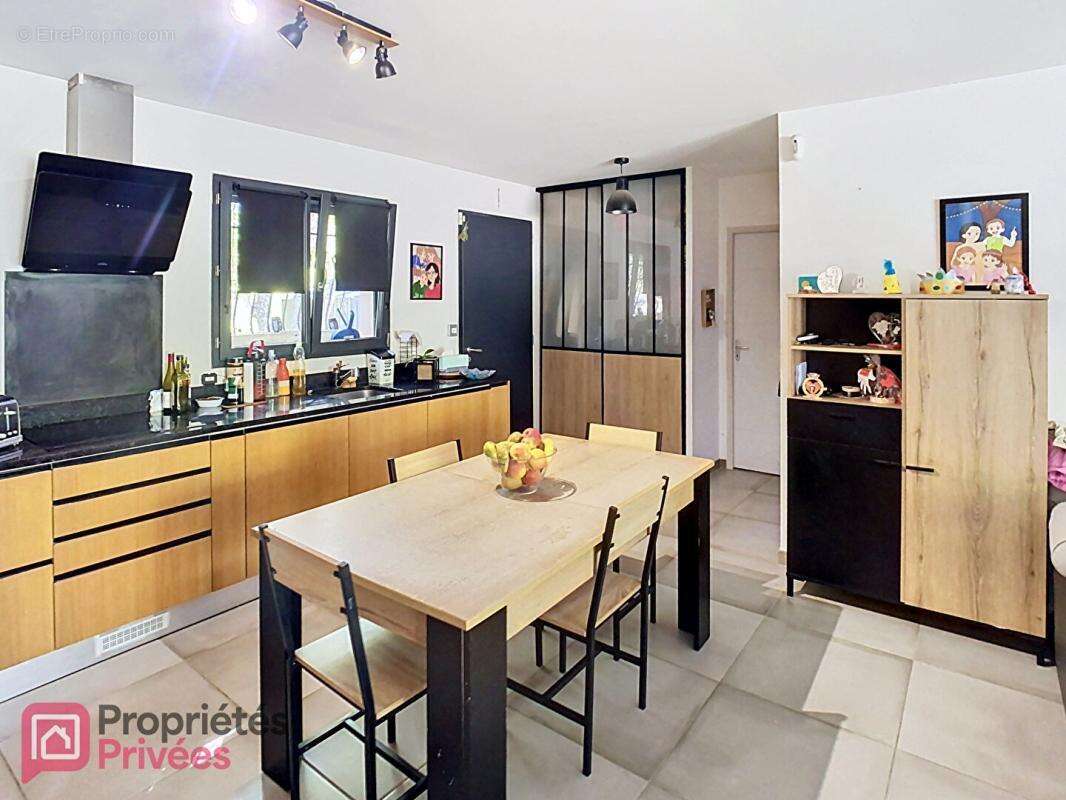 Maison Plan D Aups Sainte Baume 4 pièce(s) 94 m2 - photo 8