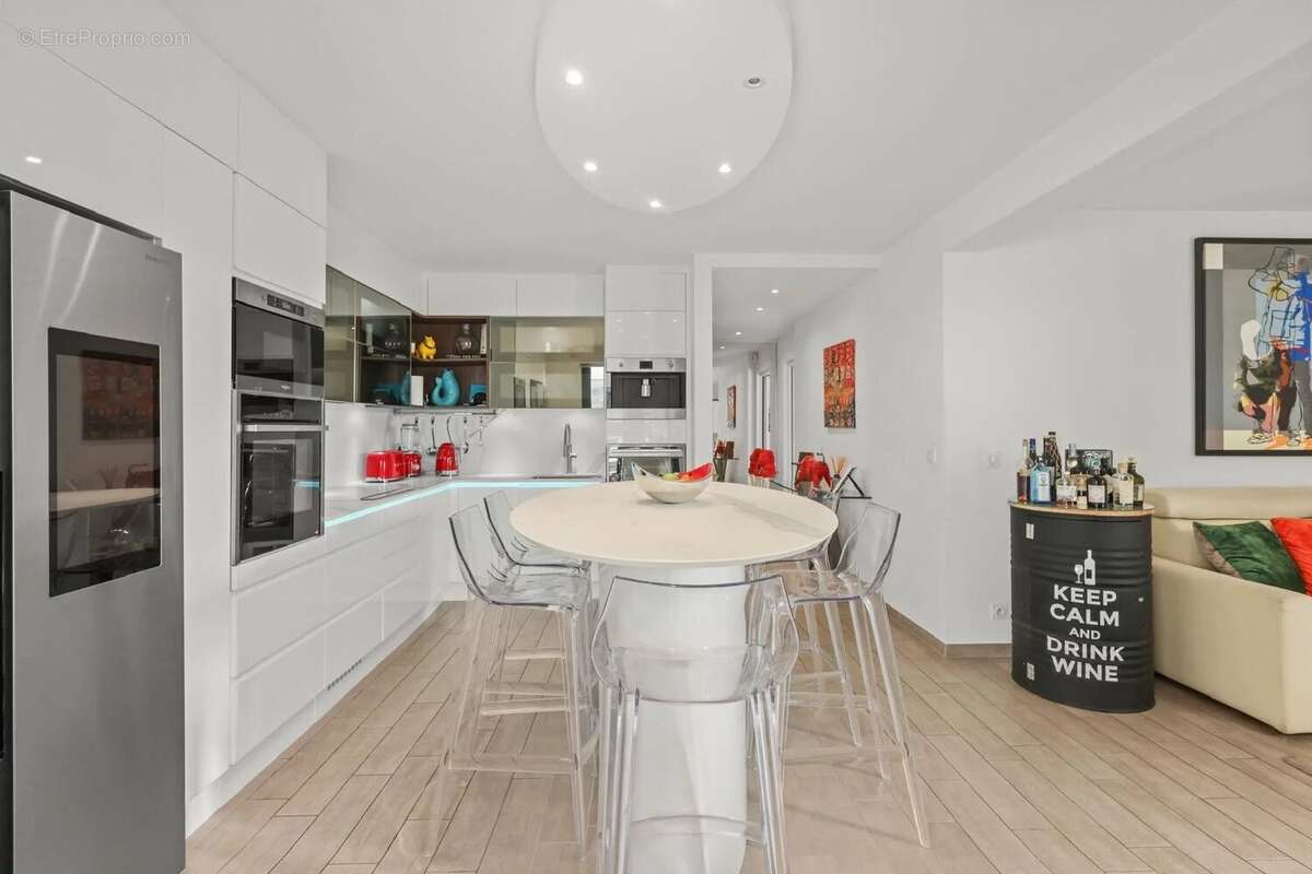 Appartement à VALLAURIS