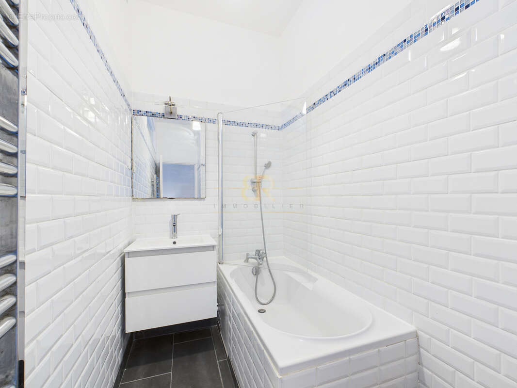 Appartement à PARIS-1E