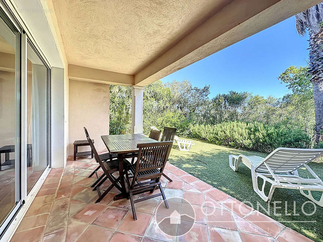 Maison à ROQUEBRUNE-SUR-ARGENS