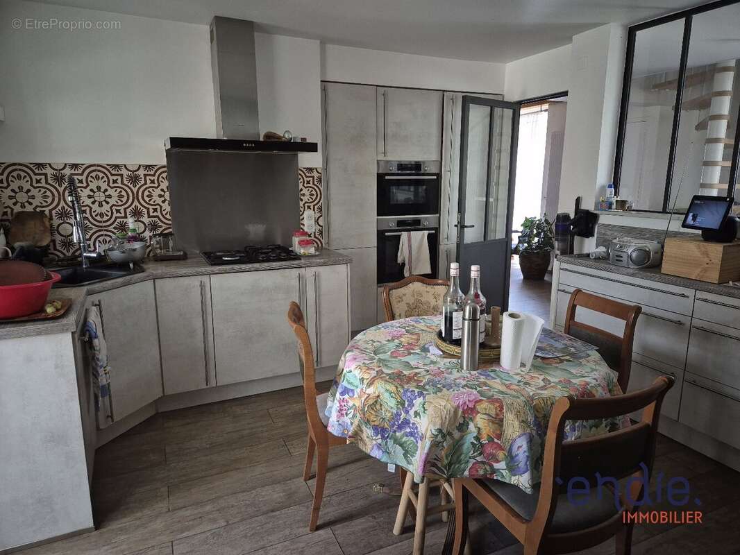 Longere type f8 rehabilitee avec grange et jardin! - photo 5