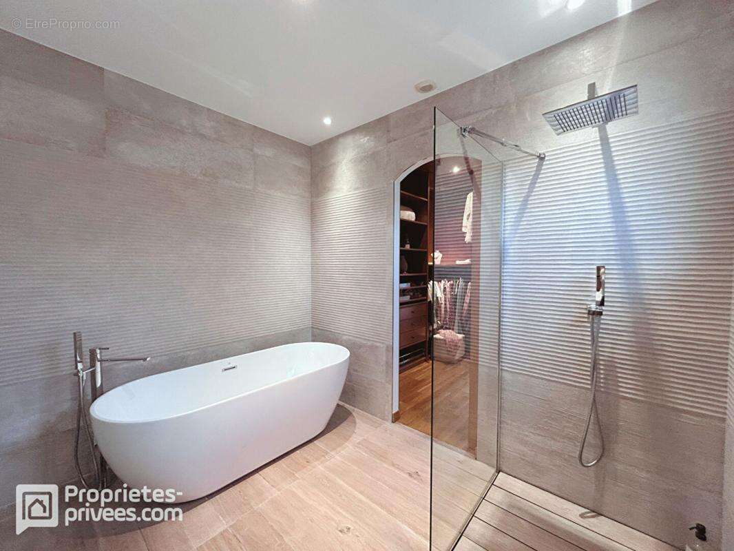 Maison à PERNES-LES-FONTAINES