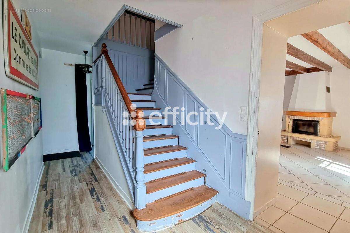 Maison à PIERRECLOS