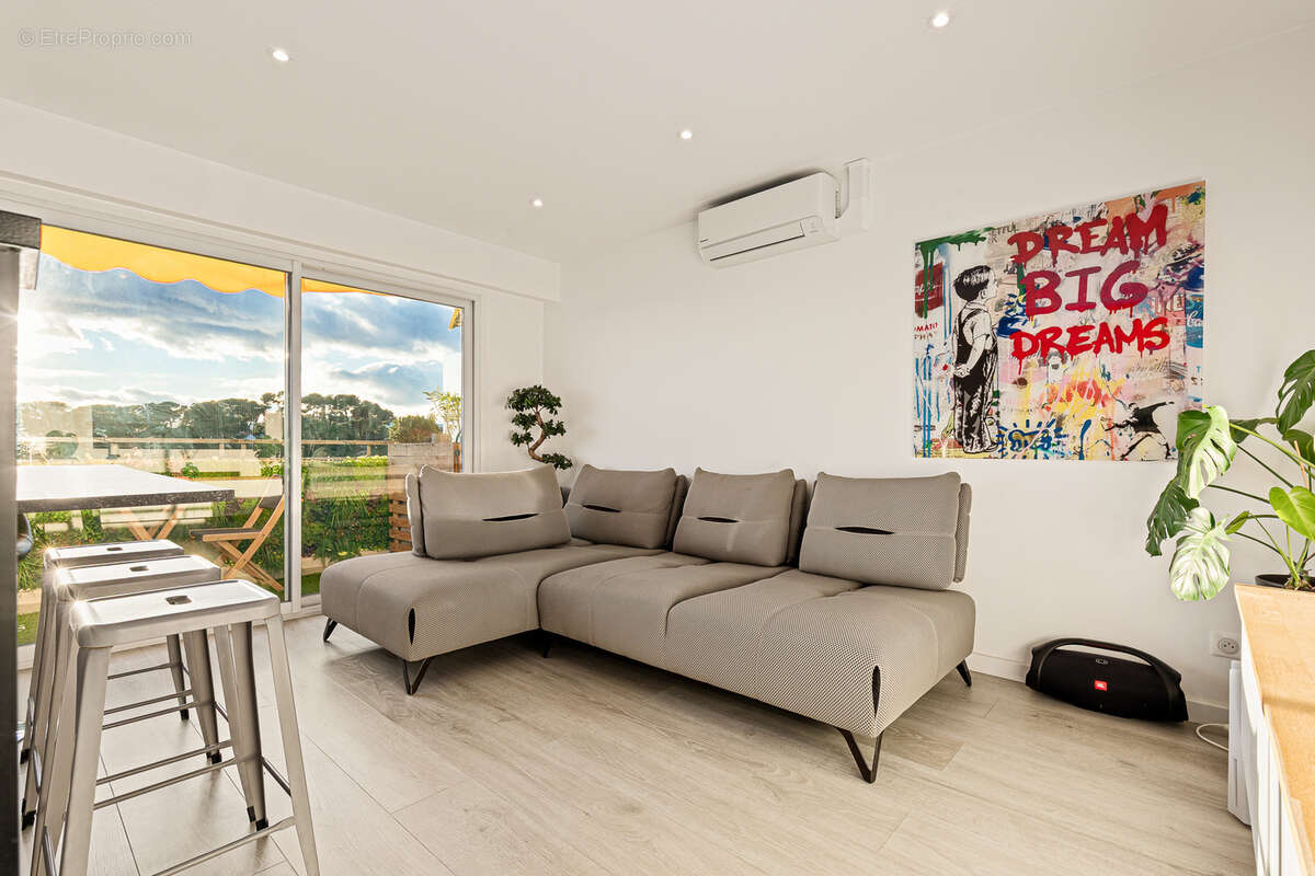 Appartement à LE CANNET