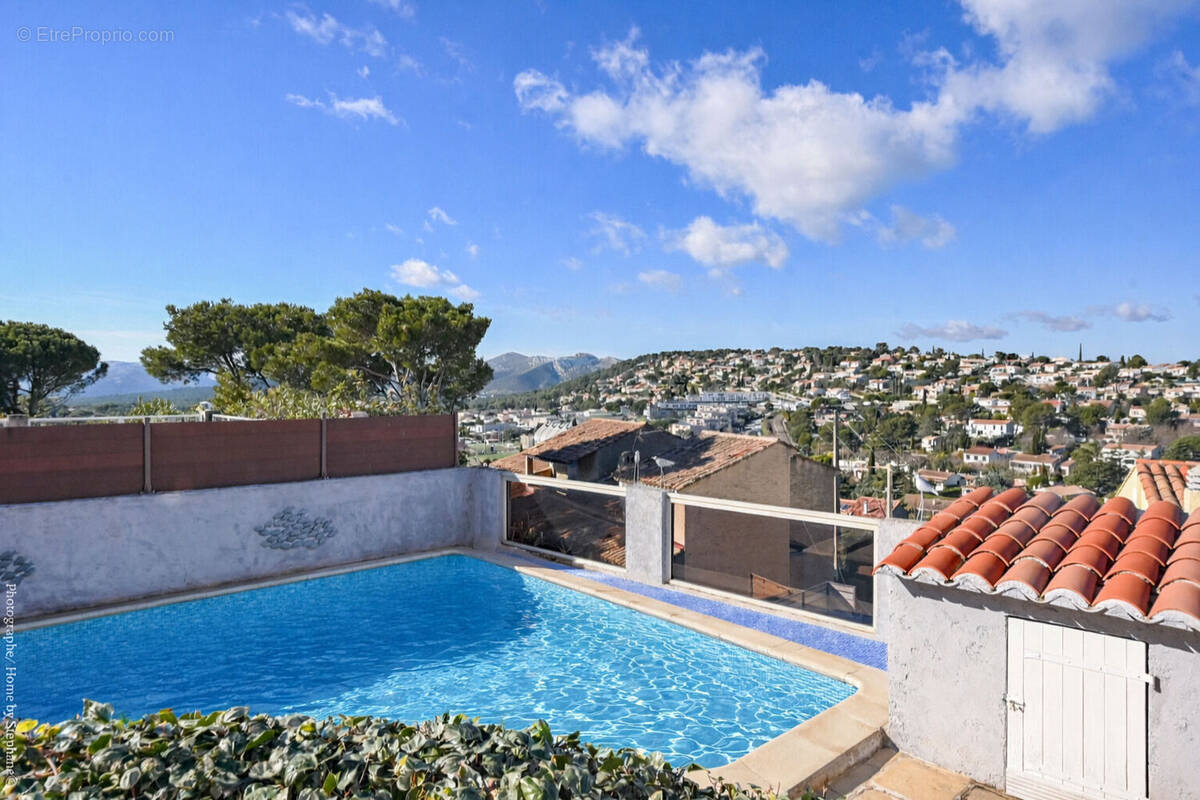 Maison à CARNOUX-EN-PROVENCE