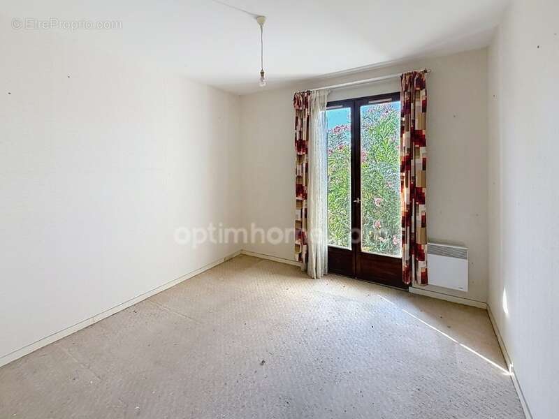 GALGON – Maison de plain-pied avec 3 garages - photo 6