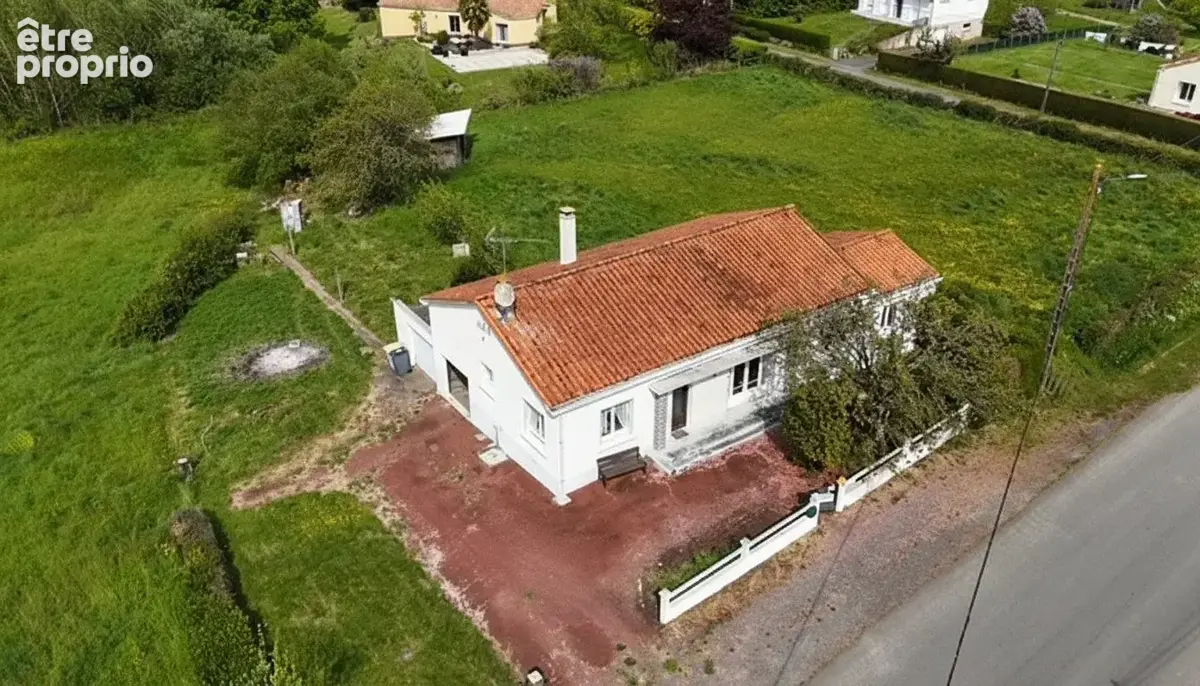 Maison à VERNOUX-EN-GATINE