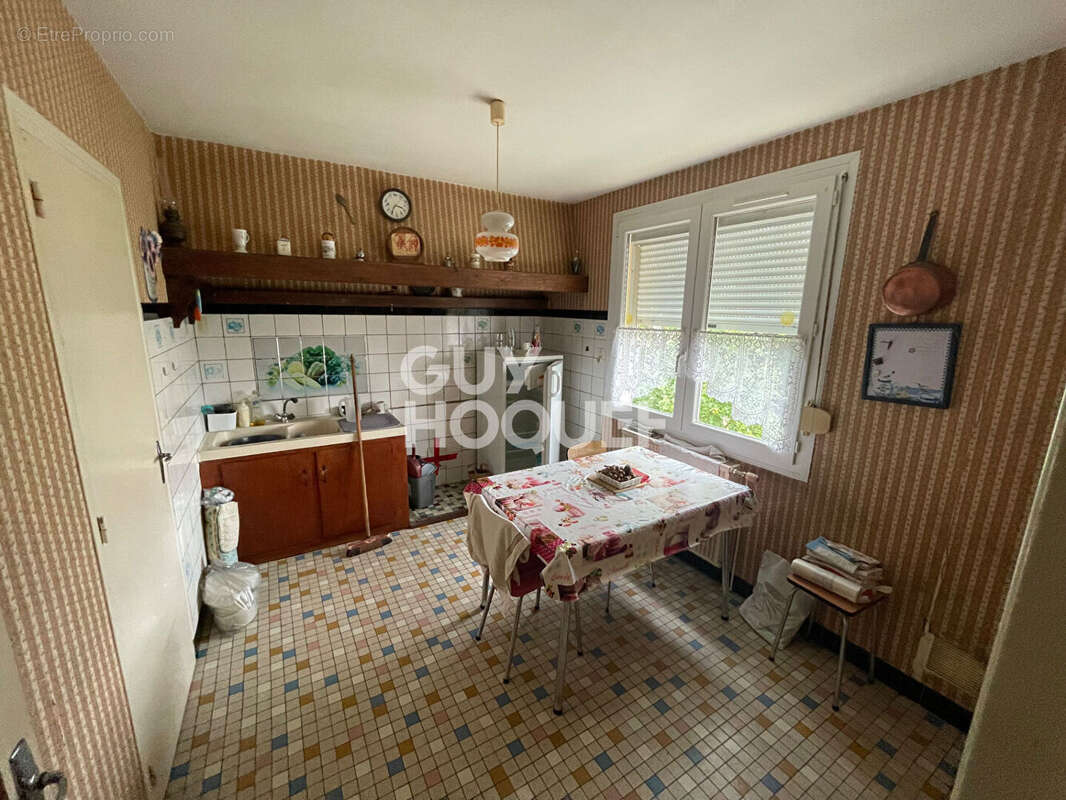 Maison à CERENCES