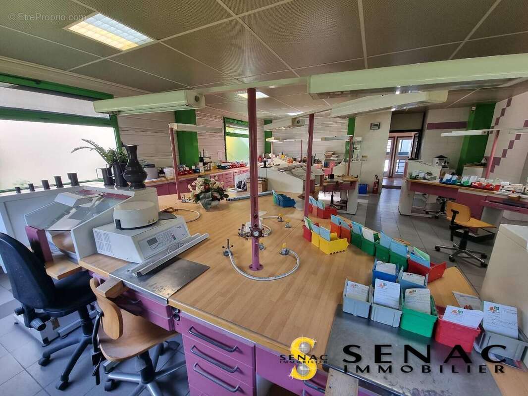 Commerce à LE PLESSIS-BOUCHARD