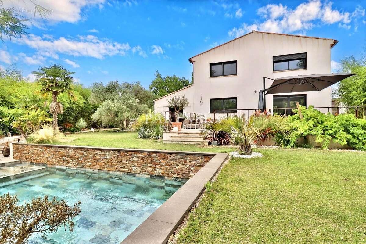 Maison à POURRIERES