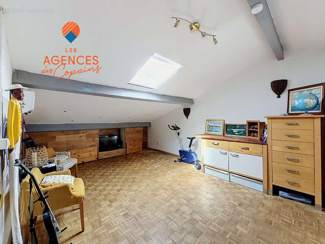 Saint-mandrier, pin rolland, magnifique t6, 135 m2 avec terrasse, plage et commerces a pied - photo 12