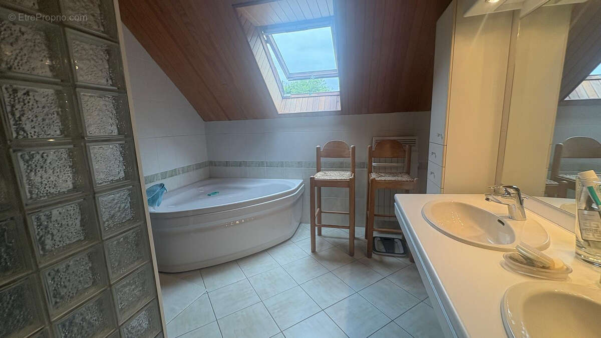 Maison à LAMPAUL-GUIMILIAU