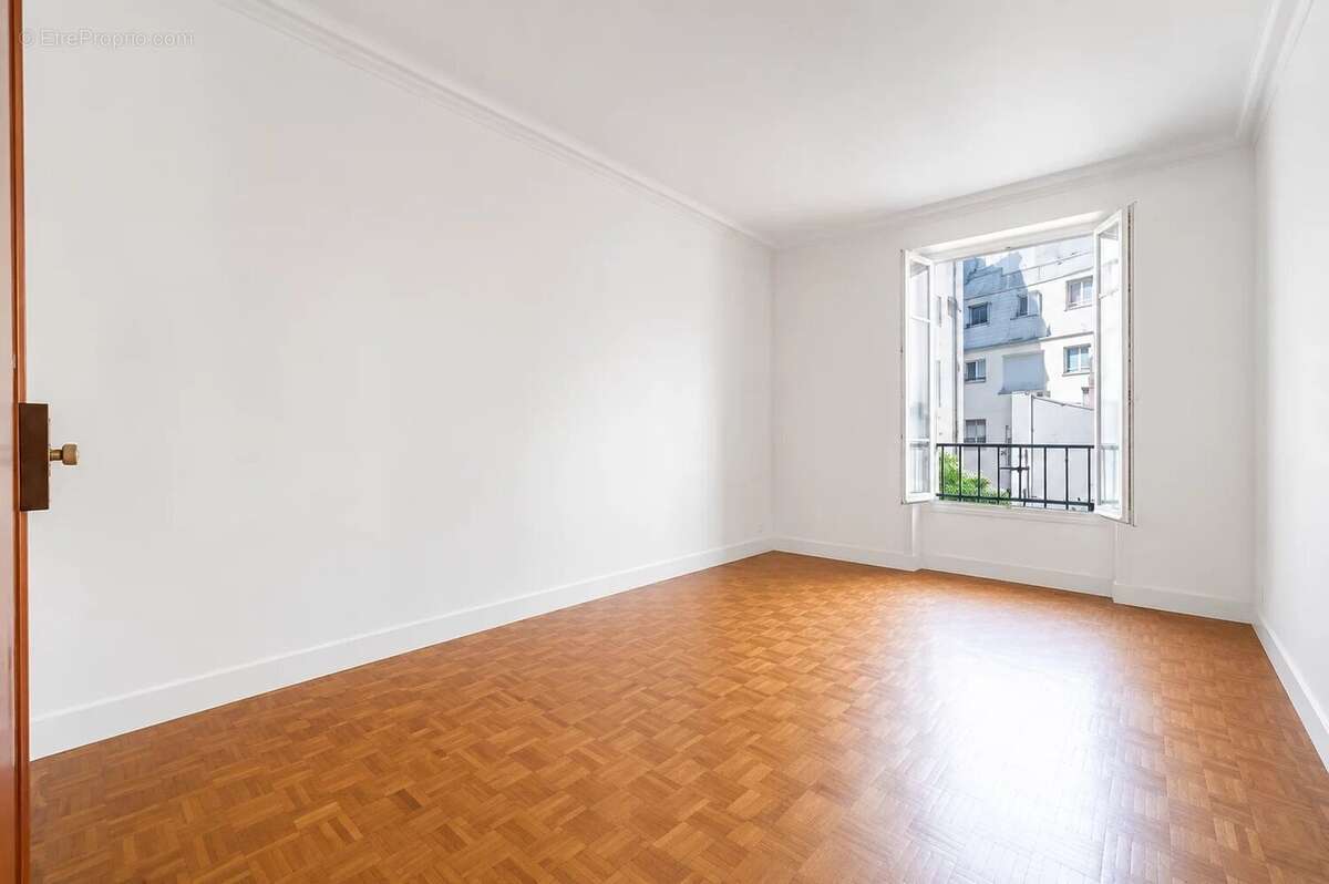 Appartement à PARIS-8E