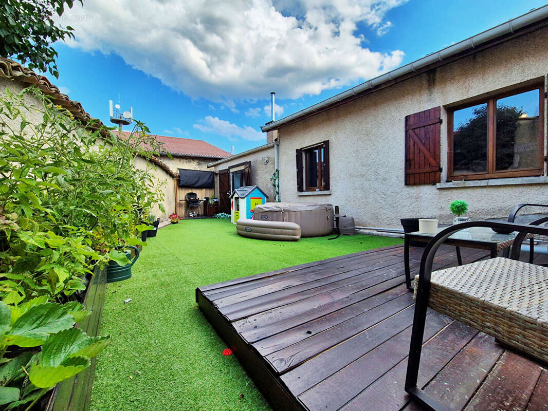 Maison à PAGNY-SUR-MEUSE