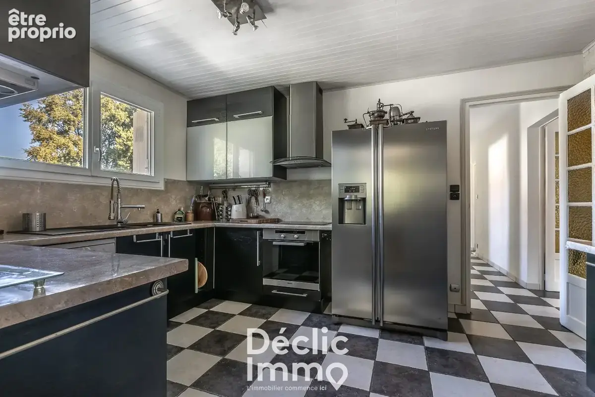 Maison familiale avec piscine et double garage - Saucats - photo 8