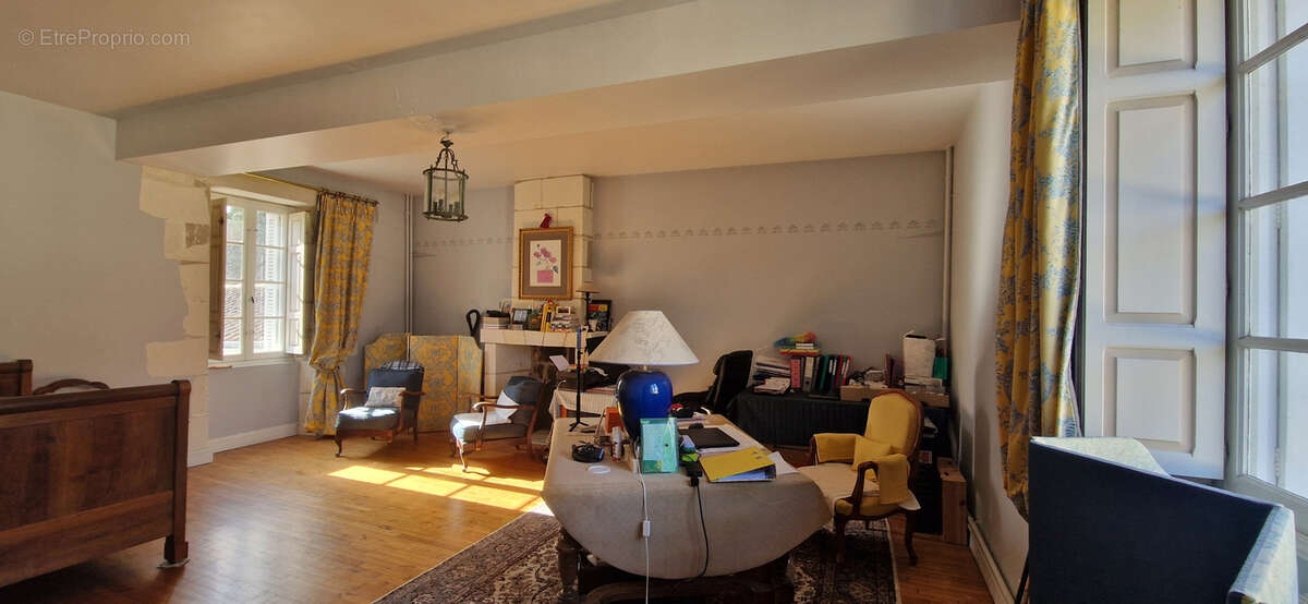 Maison à CHAMPIGNY-SUR-VEUDE