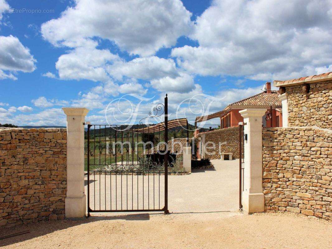 Maison à ROUSSILLON