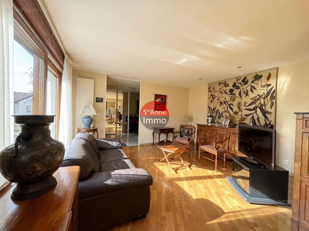 Amiens - quartier plein sud - 104m2 - t3 - cave - garage - jardin - cour - places de parking - photo 6