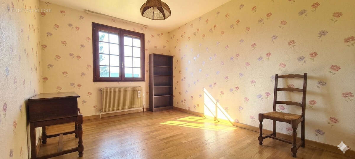 Maison à MOGNEVILLE