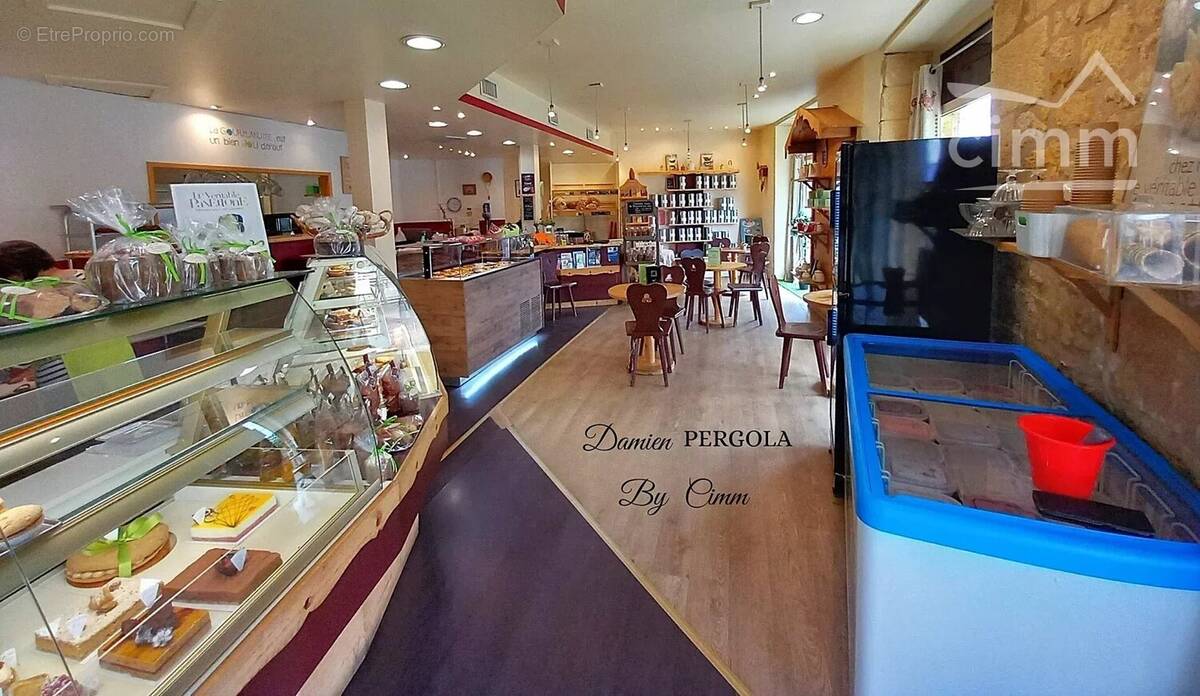 Commerce à MONTIGNAC