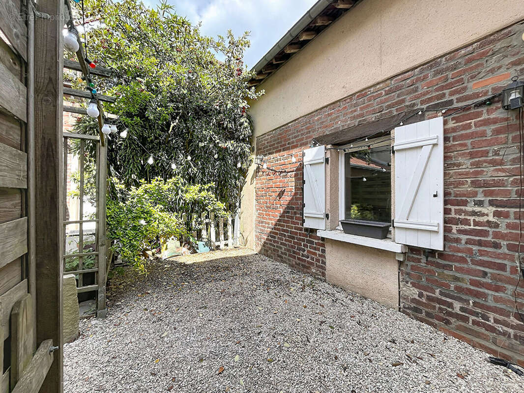 Appartement à NEAUPHLE-LE-CHATEAU