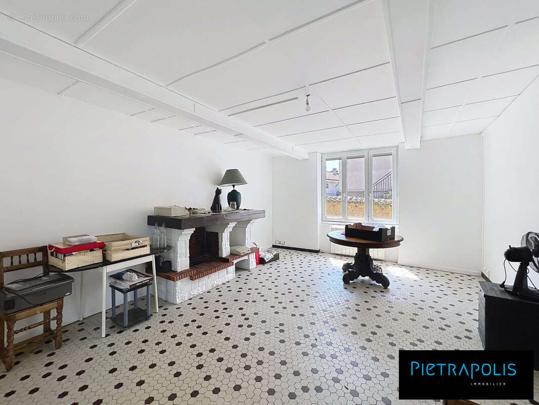 Appartement à GENAY