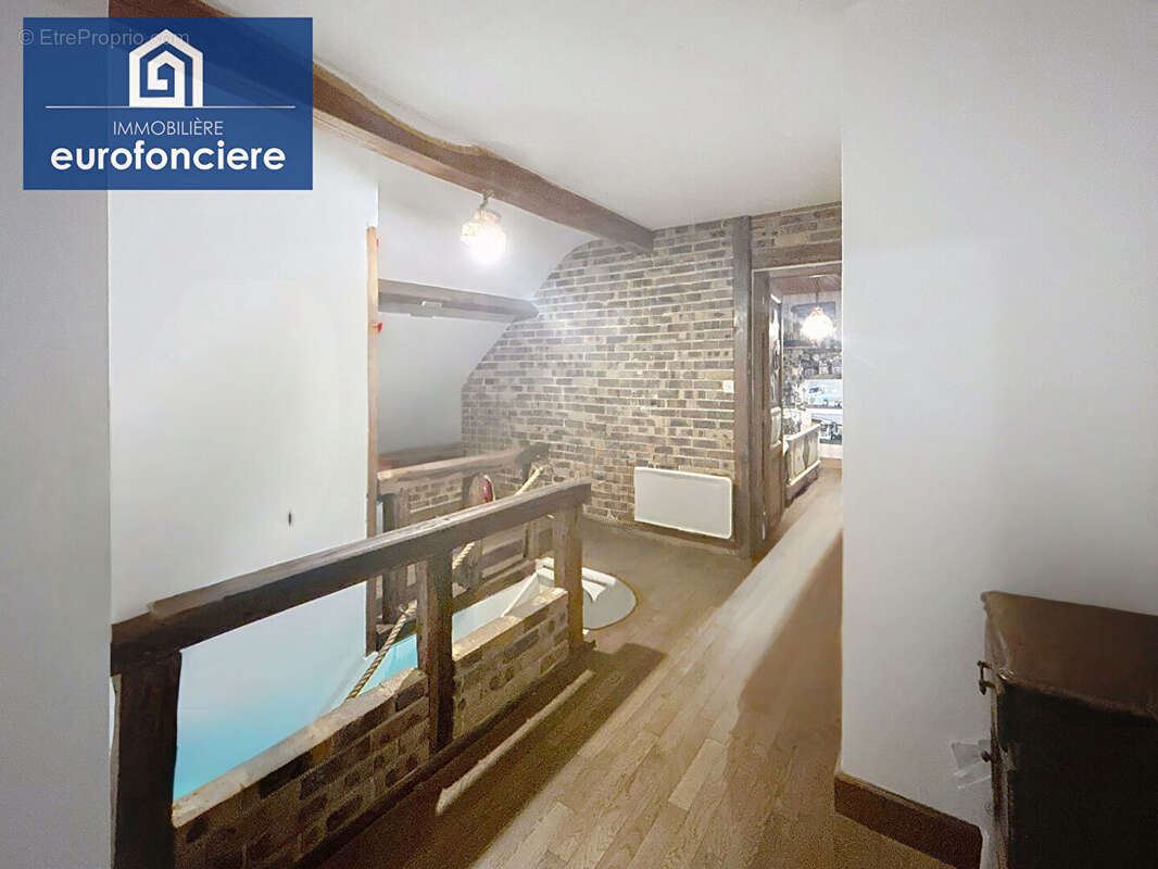 Maison à VITRY-LE-CROISE