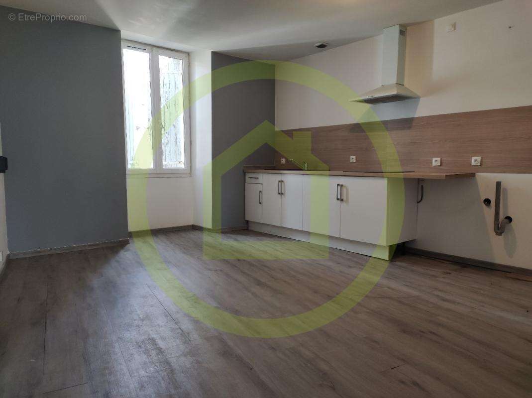 Appartement à SAINT-GENIS-DE-SAINTONGE